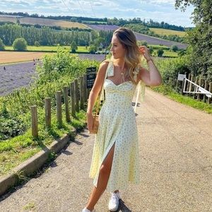 SOLD NO LONGER AVAILABLE           LA Coco Boutique yellow dress in 2 sizes